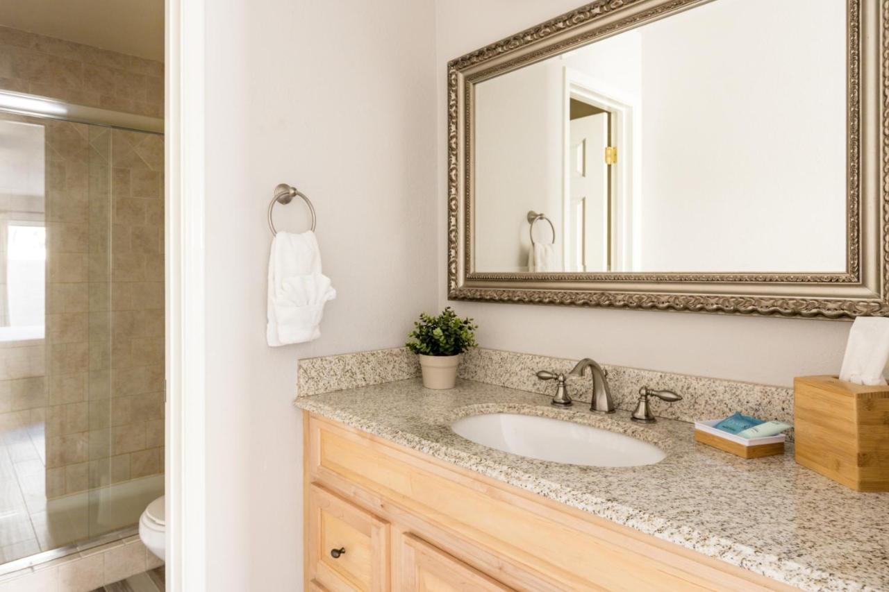 Central Phoenix Townhome Экстерьер фото