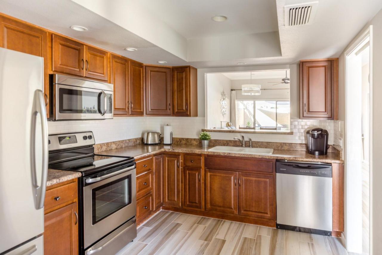 Central Phoenix Townhome Экстерьер фото