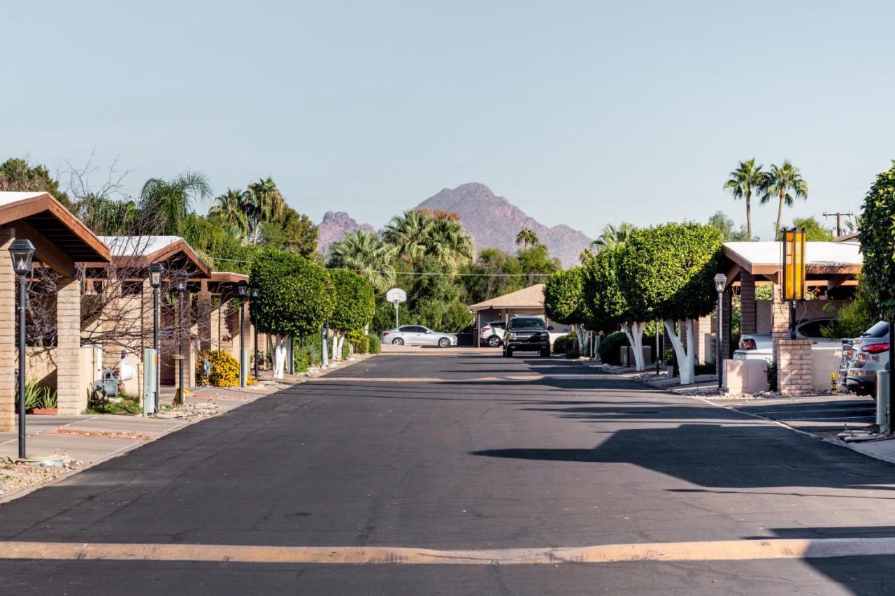 Central Phoenix Townhome Экстерьер фото